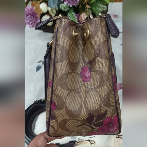 Authentic Coach Mini Surrey Carryall:Signature Canvas in Victorian Floral Print - Picture 4 of 15